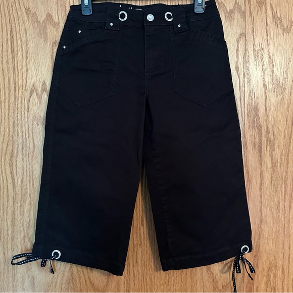 Ethyl Clothing Classic Black Beaded Bling Capri Pants Women’s Size 2 with Ribbon - Picture 1 of 6
